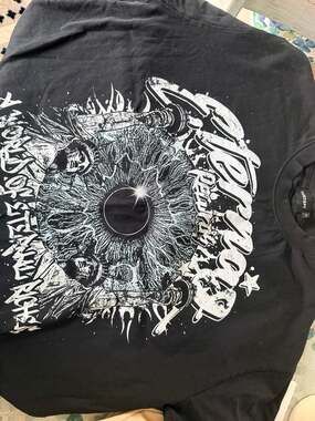 HYPEDEPT Eternal II Graphic T-Shirt The World Is Yours Back Print